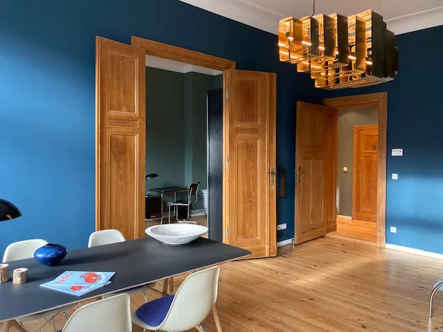 Wunderschöne Zwei-Zimmer-Wohnung mit Aufzug und Balkon im Helmholtzkiez — photo 1
